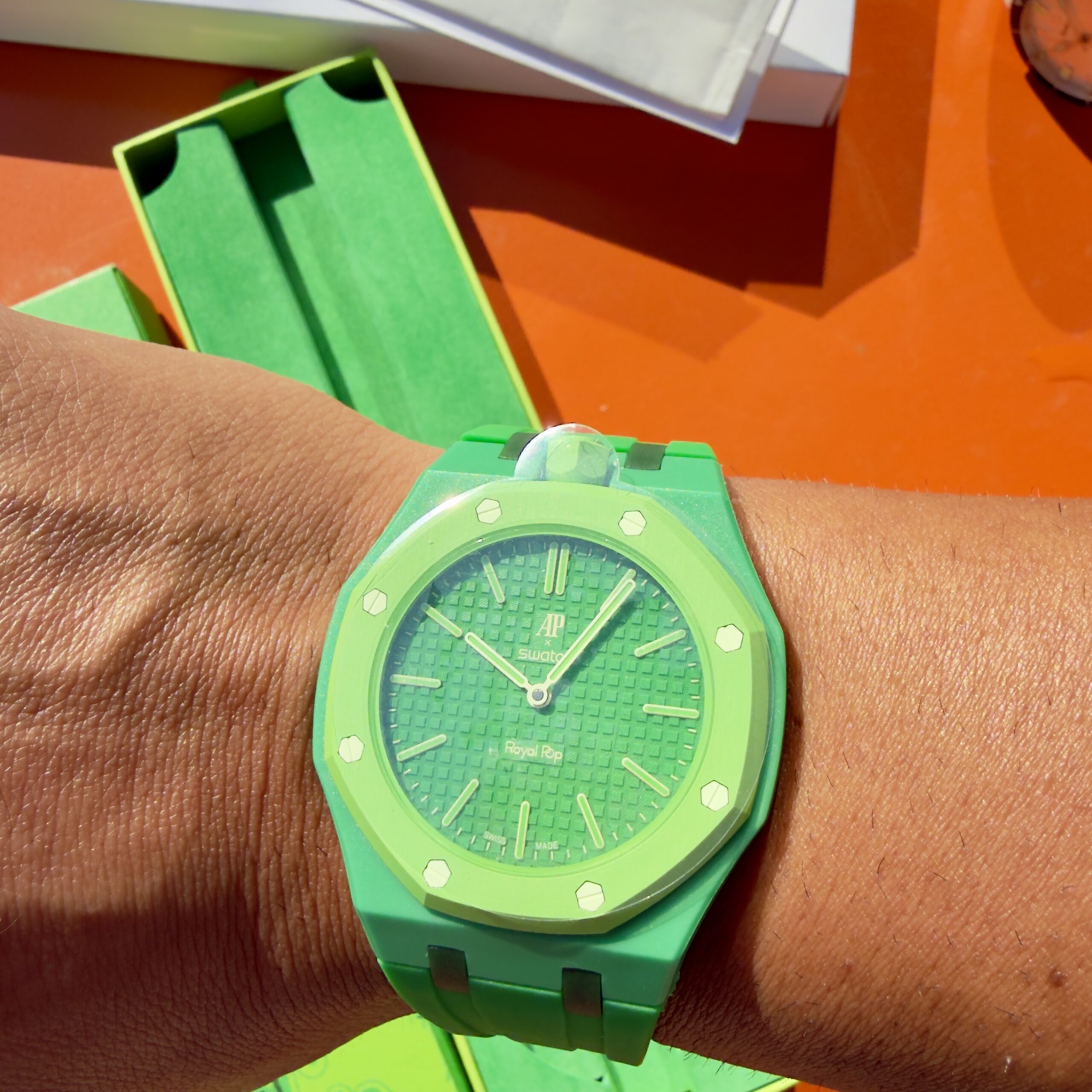 SWATCH x AUDEMARS PIGUET ROYAL POP „GREEN EIGHT - imagine 3